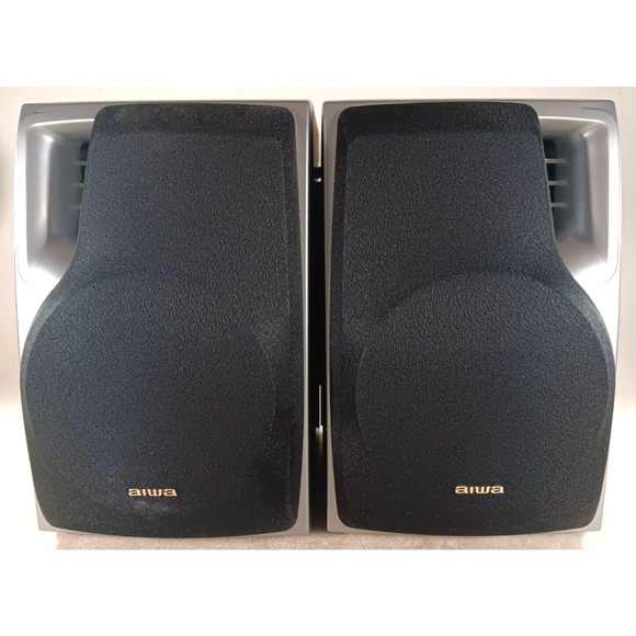 Aiwa Bookshelf Speakers - Picture 1 of 4